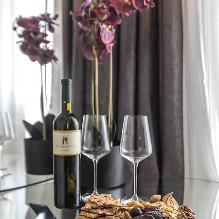 Palazzo 1 Apartamento *