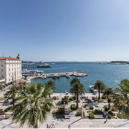 Palazzo 1 Apartment *